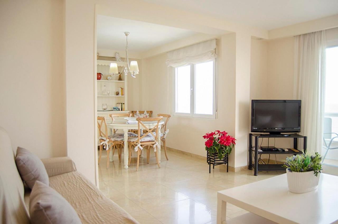 Apartamentos Terrasol 1ª Linea Playa Los Angeles Торре-дель-Мар Екстер'єр фото